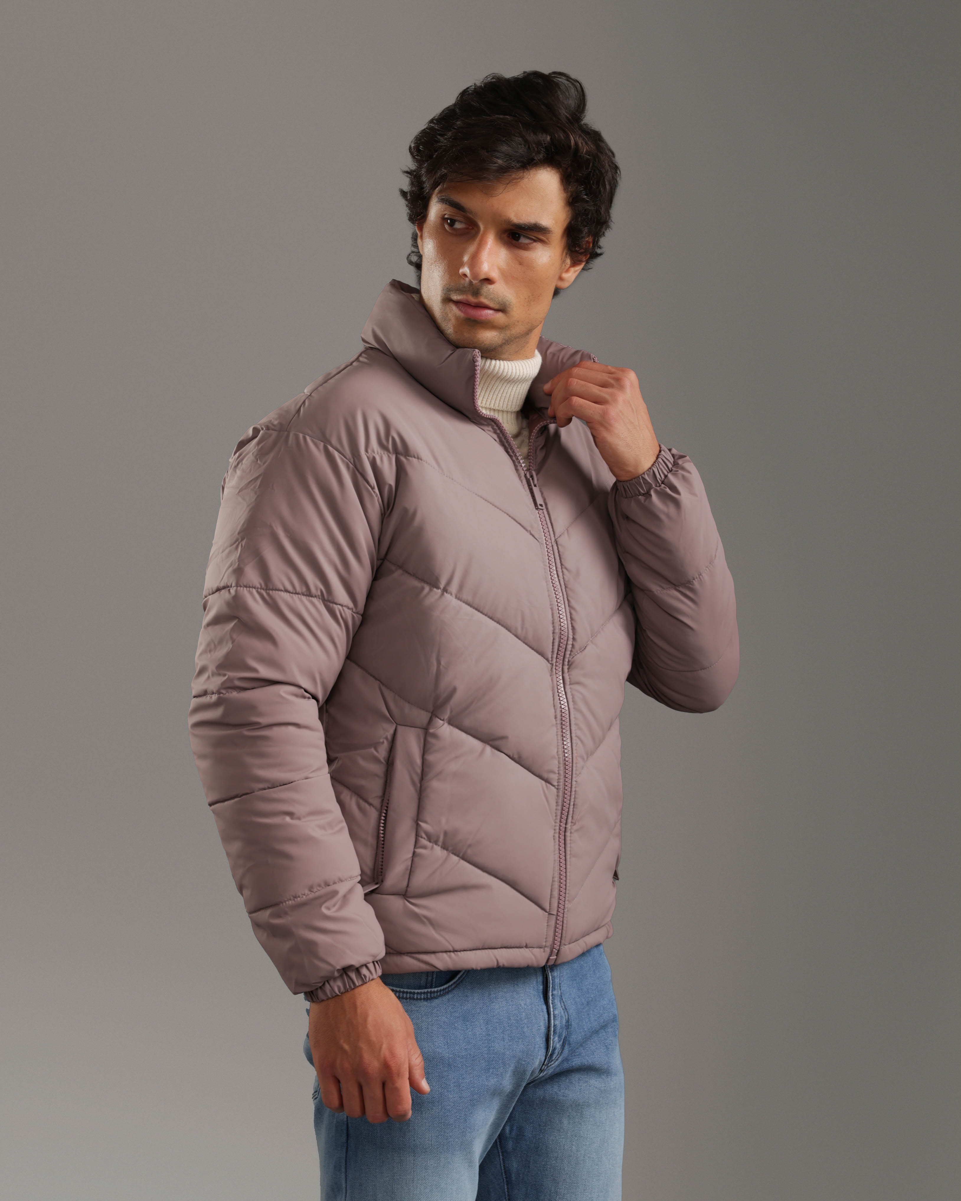 سترة منفوخة بلون أرجواني غباري