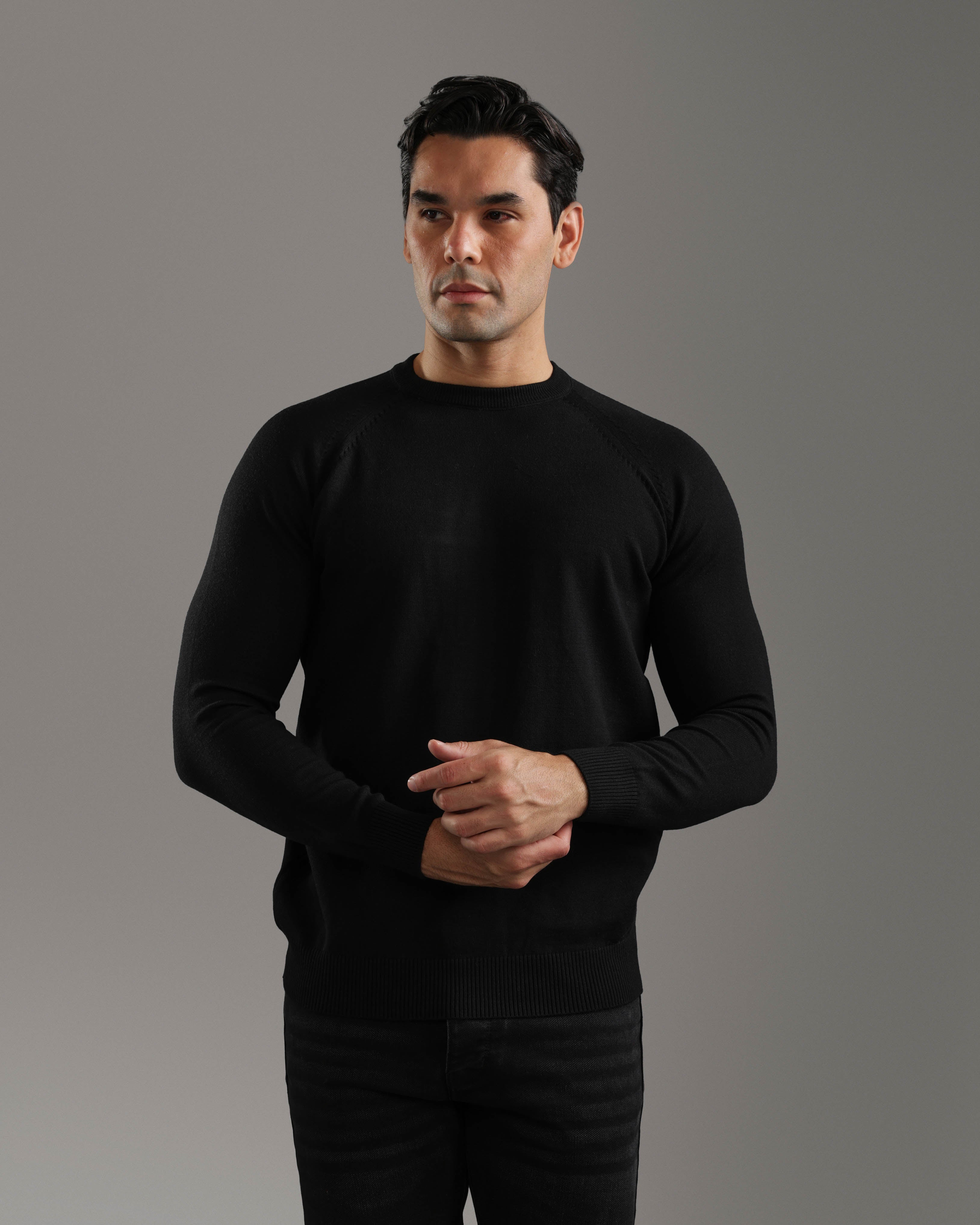 بلوفر كلاسيكي أسود