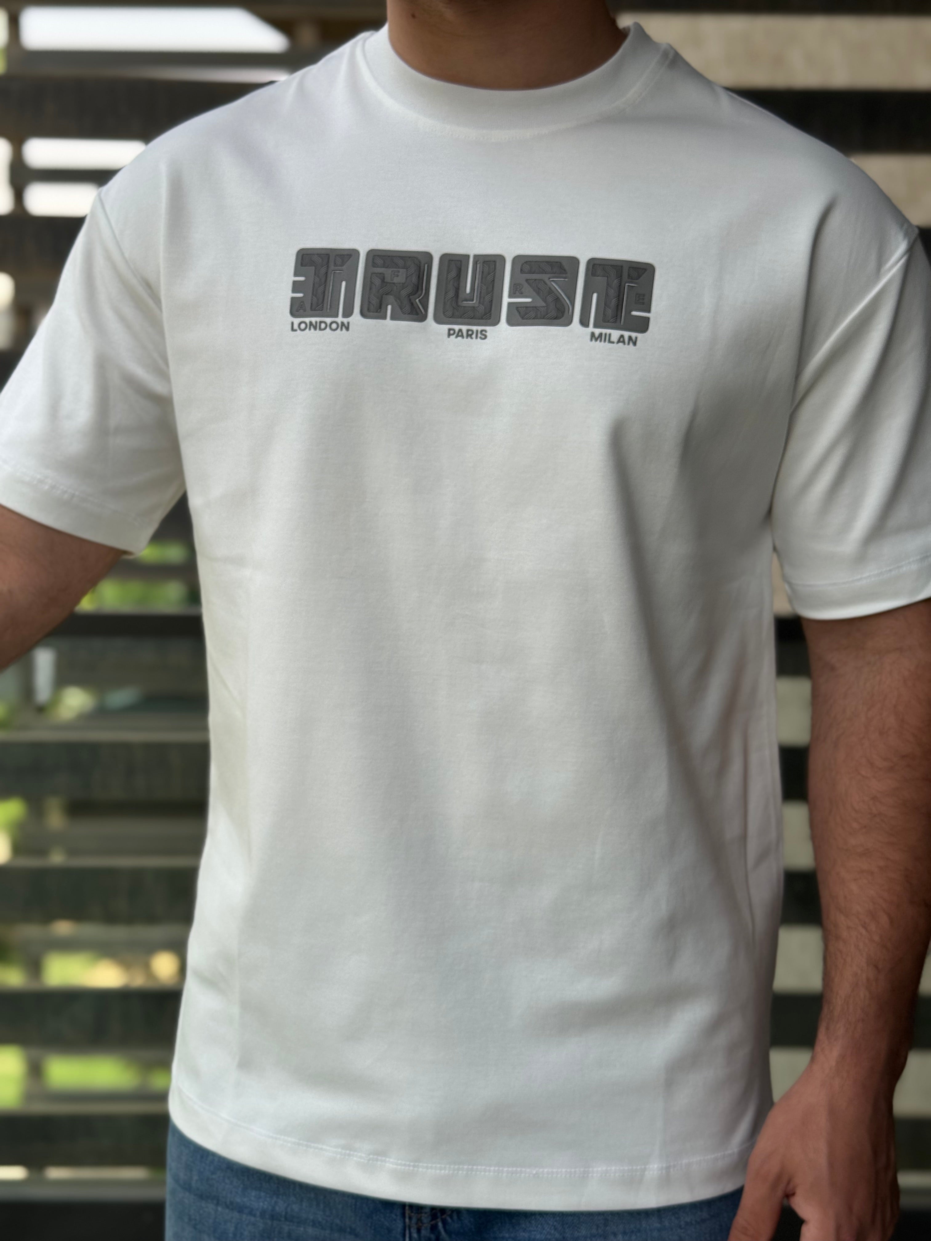 TORINESE "WASSUP LEMON" High-Concept Line-Art Oversize Tee Collection
