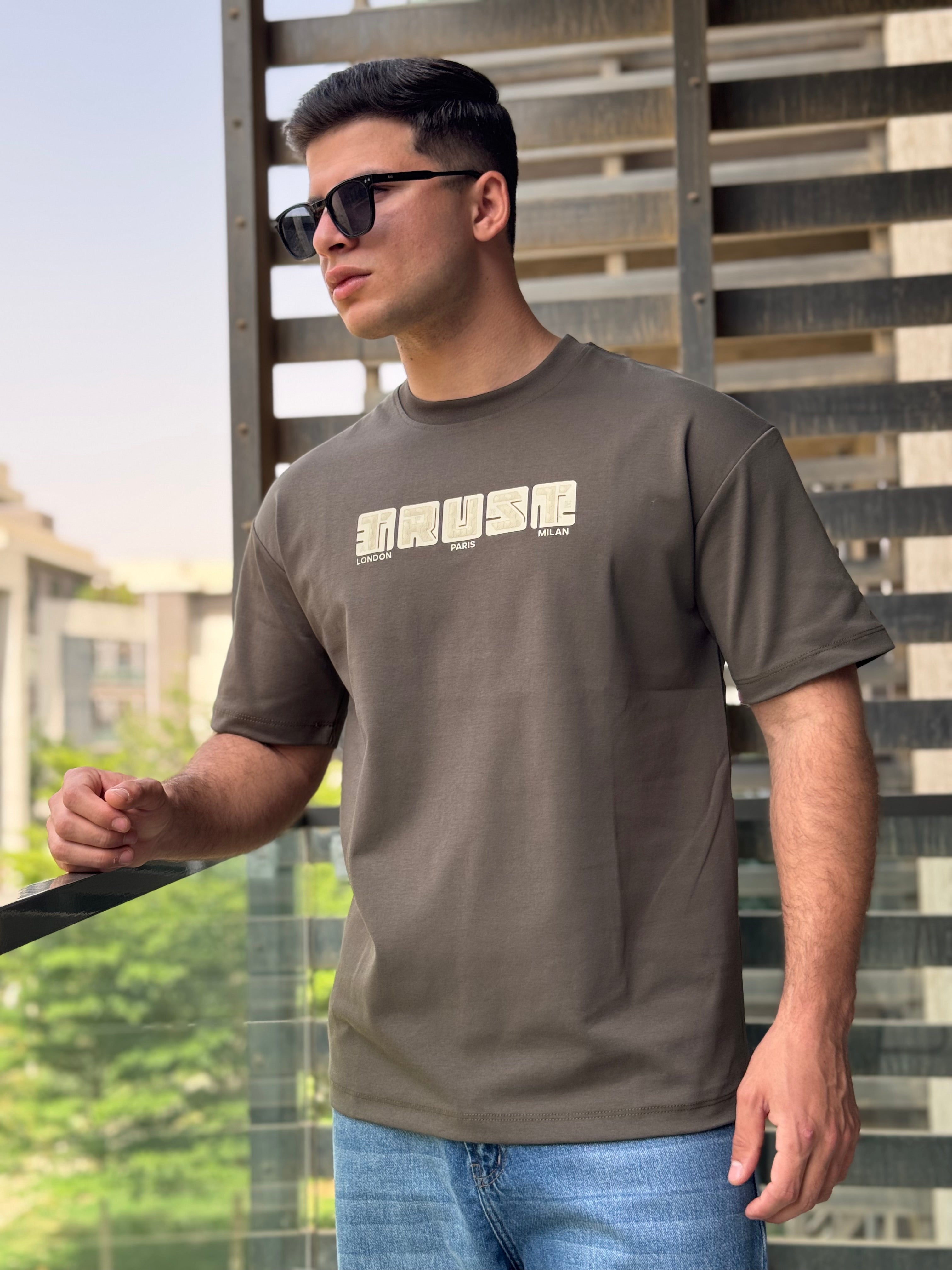 TORINESE "WASSUP LEMON" High-Concept Line-Art Oversize Tee Collection