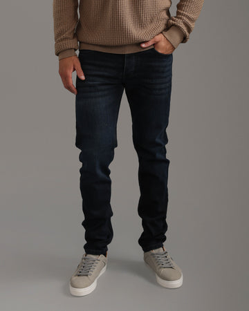 بنطال جينز أزرق داكن بقصّة Slim Fit