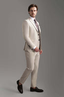 بدلة بيج فاتحة بقصّة Slim Fit