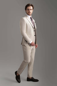 بدلة بيج فاتحة بقصّة Slim Fit