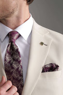 بدلة بيج فاتحة بقصّة Slim Fit