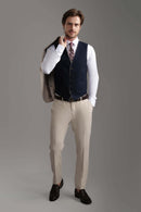 بدلة بيج فاتحة بقصّة Slim Fit