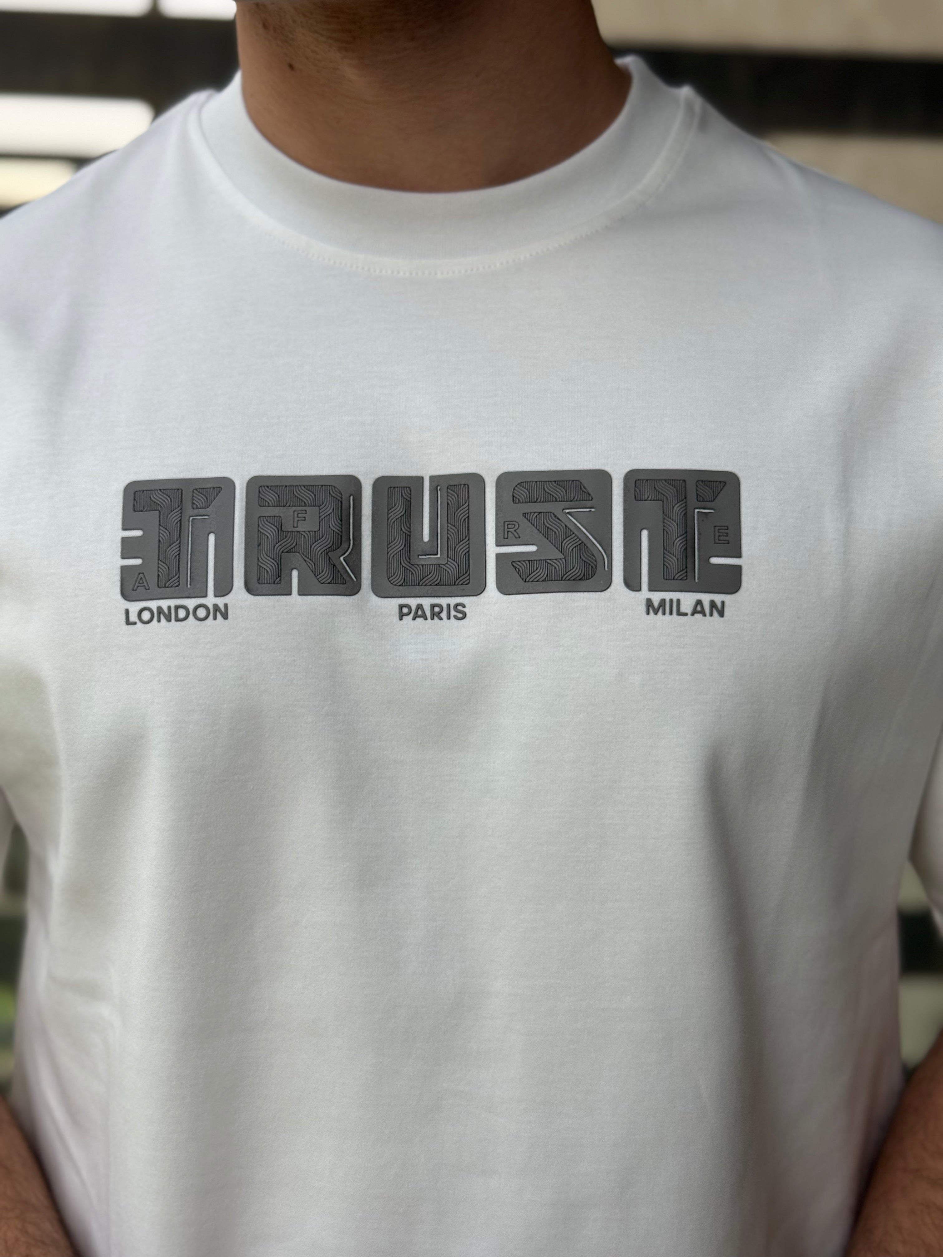 TORINESE "WASSUP LEMON" High-Concept Line-Art Oversize Tee Collection