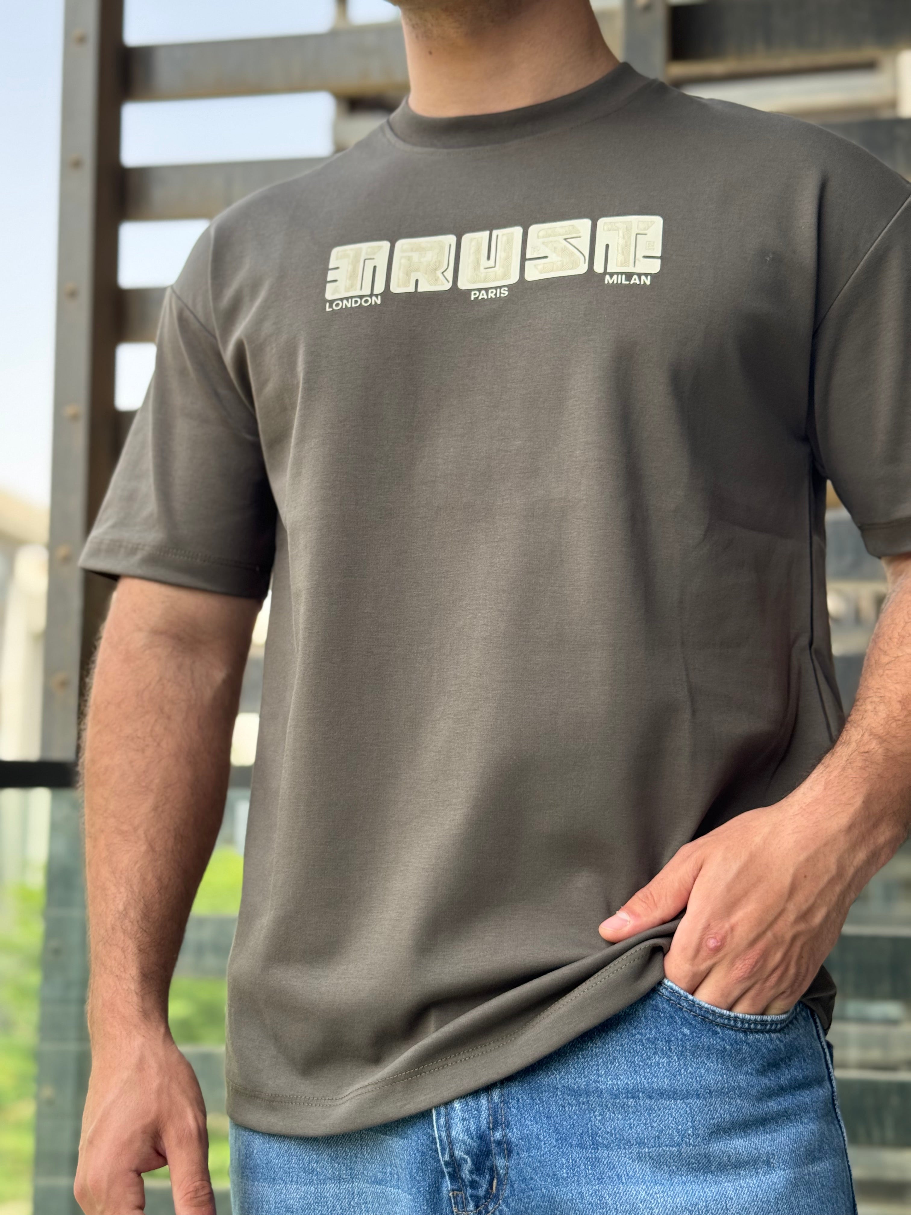 TORINESE "WASSUP LEMON" High-Concept Line-Art Oversize Tee Collection