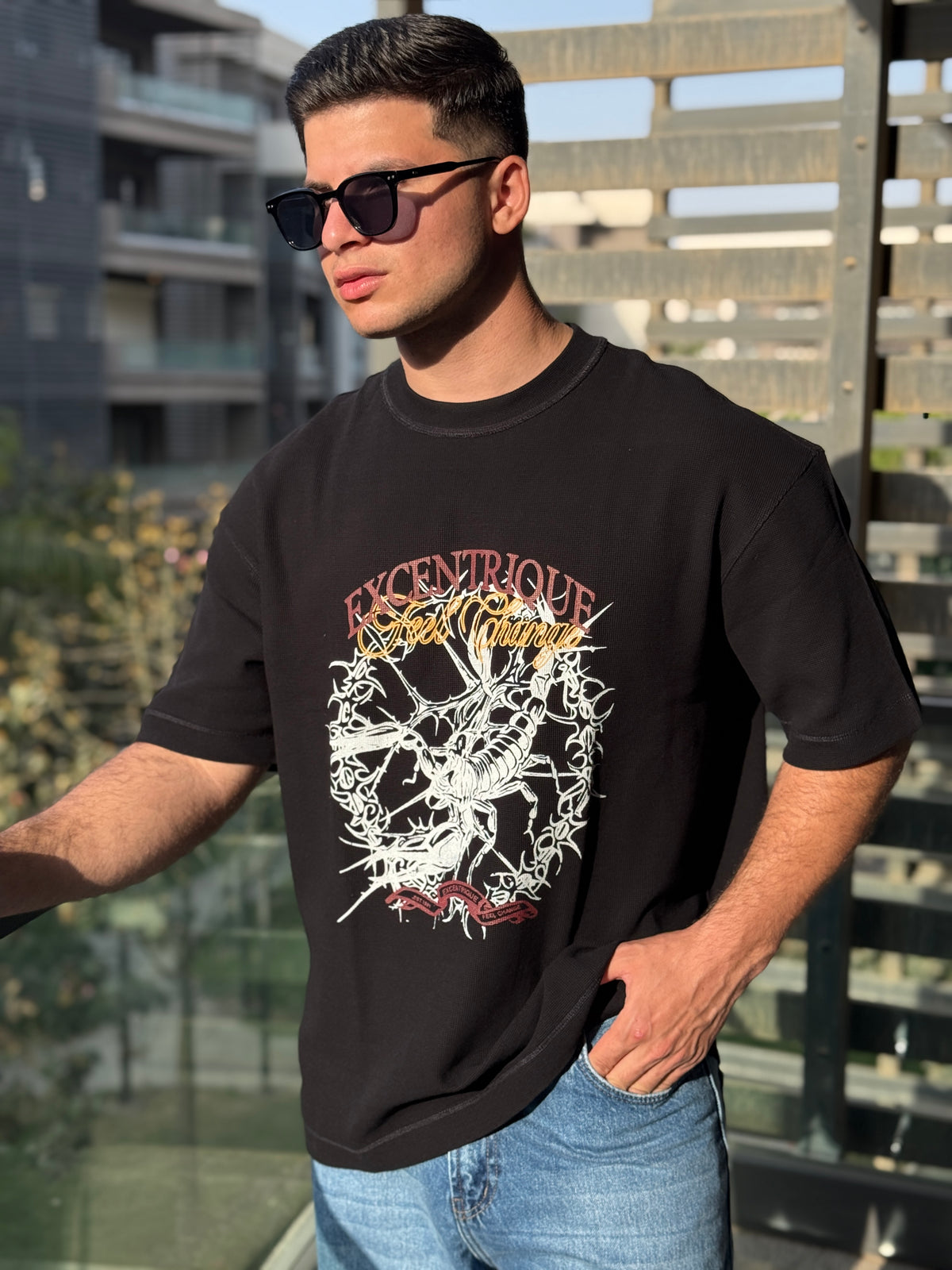 Black / M